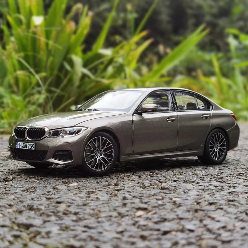 NOREV 1:18 2019 New 3 Series G20 330i White Black scale diecast scale model car Metal collectible gift to friends and family