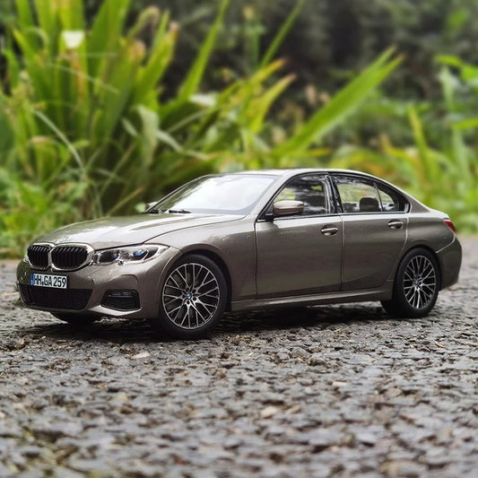 NOREV 1:18 2019 New 3 Series G20 330i White Black scale diecast scale model car Metal collectible gift to friends and family