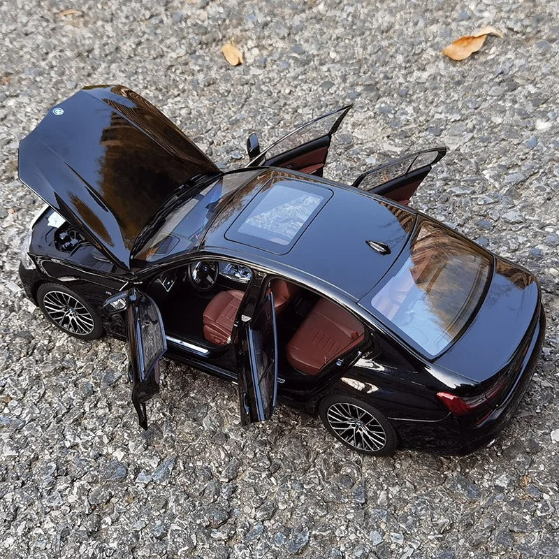 NOREV 1:18 2019 New 3 Series G20 330i White Black scale diecast scale model car Metal collectible gift to friends and family
