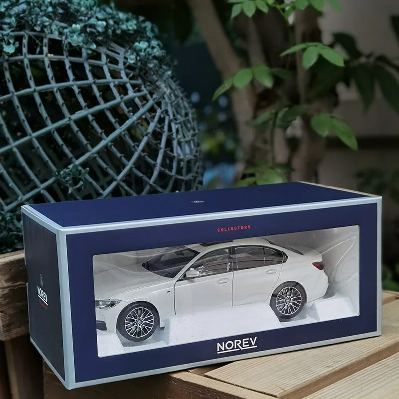 NOREV 1:18 2019 New 3 Series G20 330i White Black scale diecast scale model car Metal collectible gift to friends and family